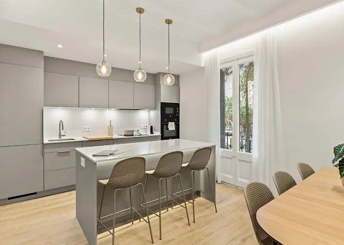 Modern & Stylish Apartment In Barcelona