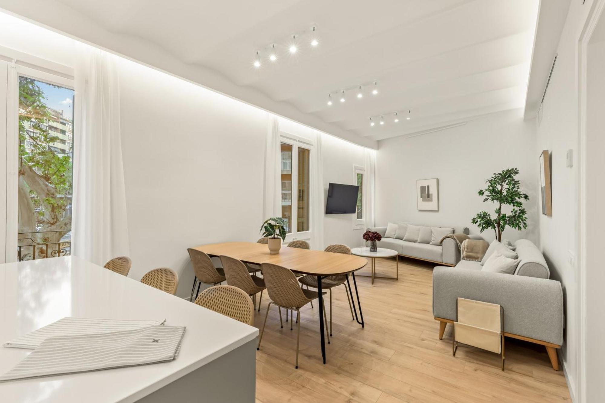 Modern & Stylish In Apartment *