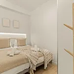 Modern & Stylish Apartment In Barcelona
